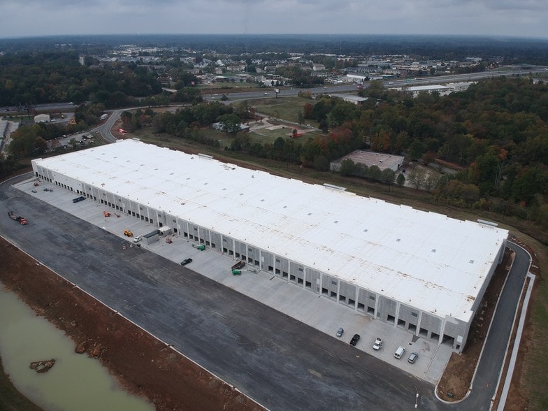 More Photos Of 577 Cel-River Rd, Rock Hill Warehouse For Lease