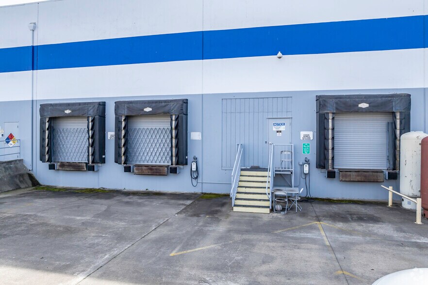 More Photos Of 1501 Aviation Blvd, Lincoln Warehouse For Lease