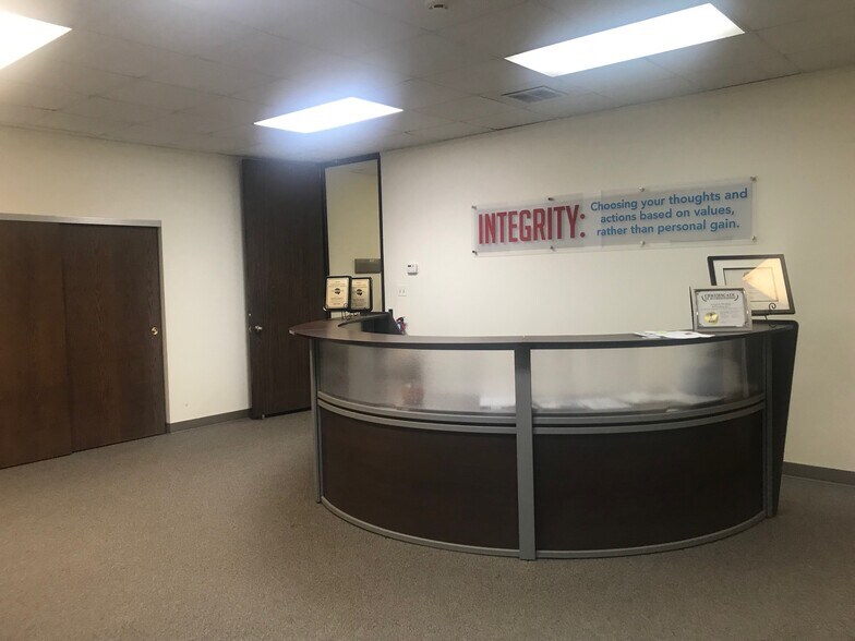 More Photos Of 19450 97th Ave, Mokena Warehouse For Lease