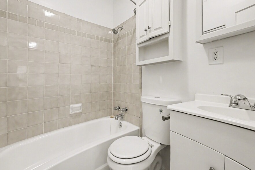 More Photos Of 3433-3435 Central St, Kansas City Apartments For Sale