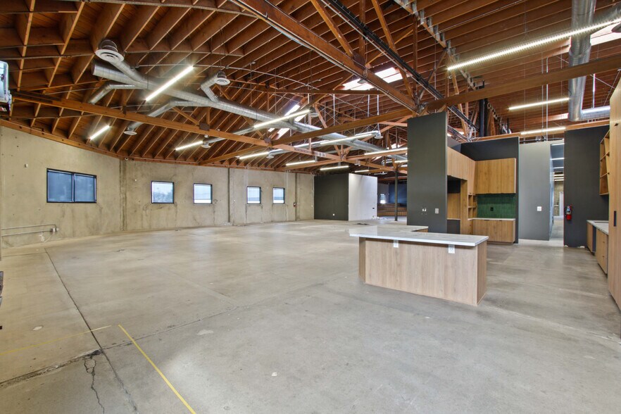 More Photos Of 3650 S Holdrege Ave, Los Angeles Light Manufacturing For Lease