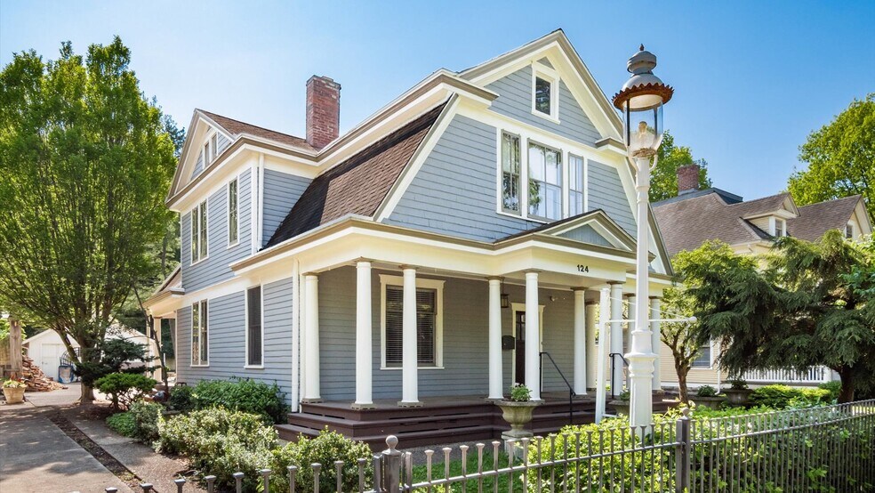 Primary Photo Of 124 S Pearl St, Granville Office Residential For Lease