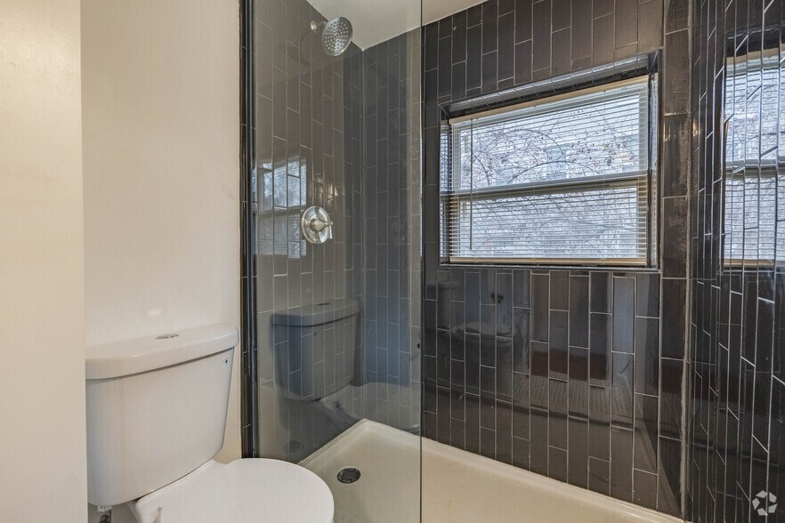 More Photos Of 2535 Burnet Ave, Cincinnati Apartments For Sale