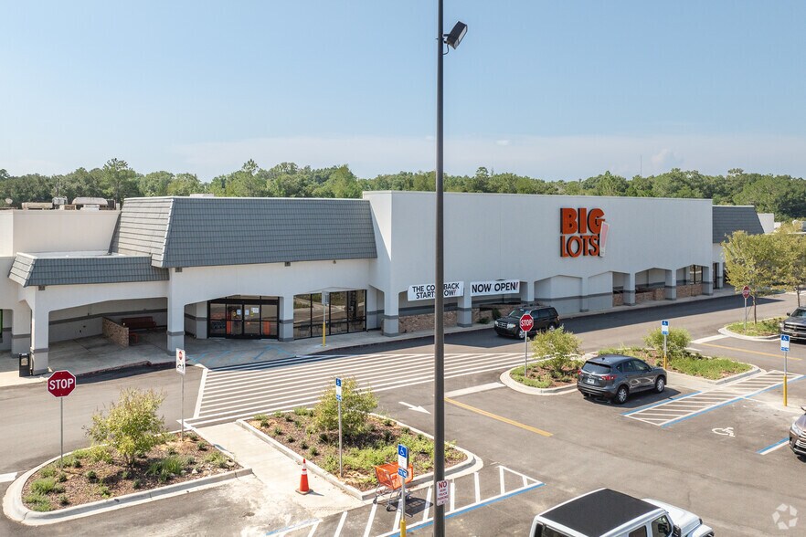 More Photos Of 6209 US-90, Milton Supermarket For Lease