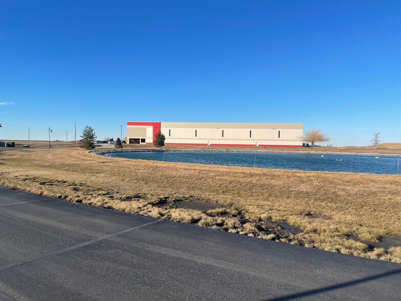 More Photos Of 510 Sterling Dr, Walcott Light Manufacturing For Lease