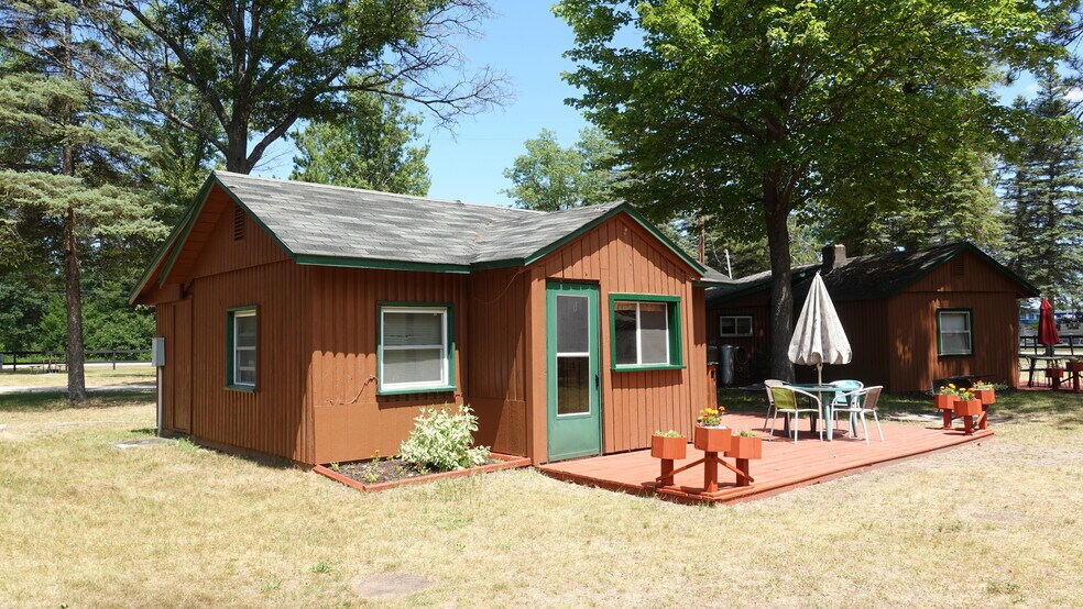 More Photos Of 1215 W 8th St, Mio Hospitality For Sale