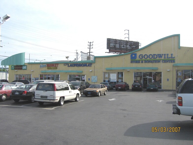 More Photos Of 8905 Venice Blvd, Los Angeles General Retail For Lease