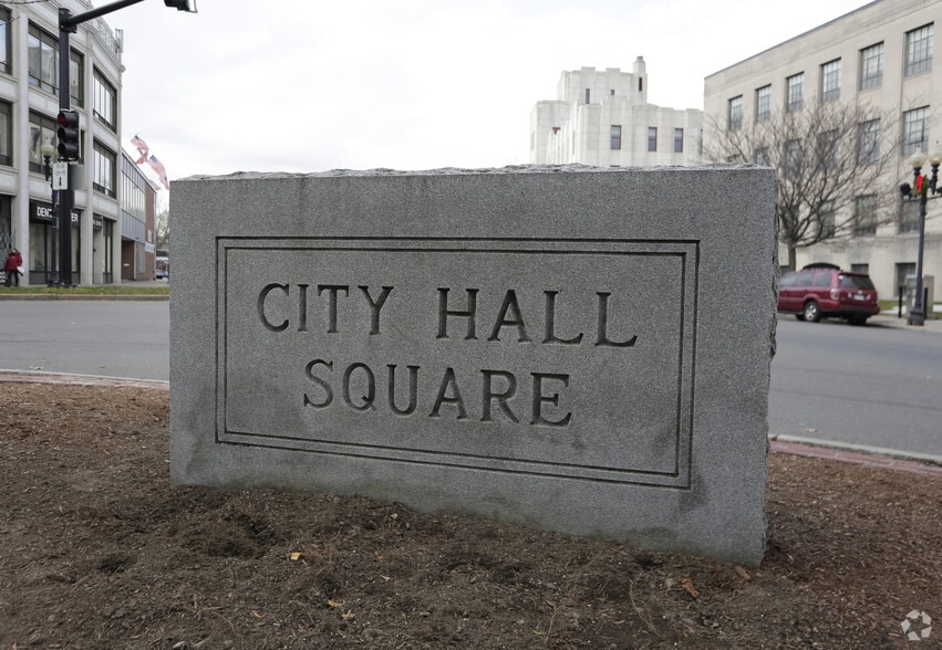 More Photos Of 2-10 Market St, Lynn Office For Sale