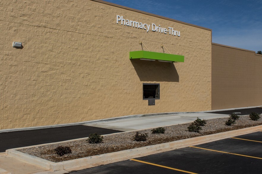 More Photos Of Walmart Market, Waycross Supermarket For Sale