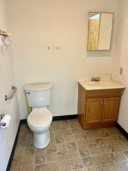 More Photos Of 802 E Pennsylvania Blvd, Feasterville Trevose Industrial For Lease