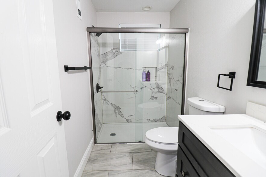 More Photos Of 875 Wood St, Oakland Apartments For Sale