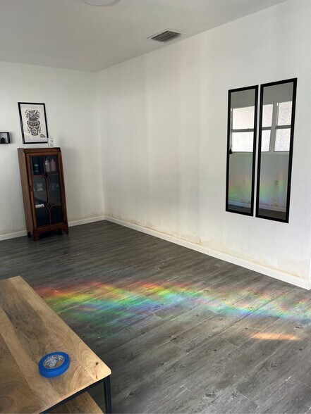 More Photos Of 2021 Thrace St, Tampa Office Residential For Sale
