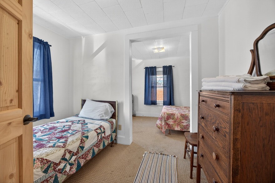 More Photos Of 201 N Main St, Alma Hotel For Sale