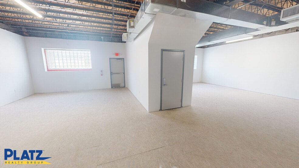 More Photos Of 3143 Mahoning Ave, Youngstown Storefront Retail Residential For Lease
