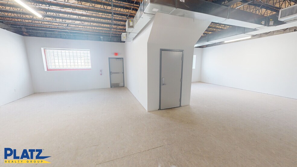 More Photos Of 3143 Mahoning Ave, Youngstown Storefront Retail Residential For Sale