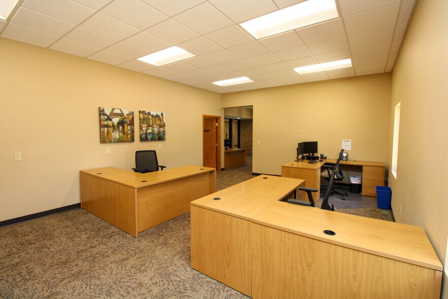 More Photos Of 100 E 3rd St, Galva Office For Sale