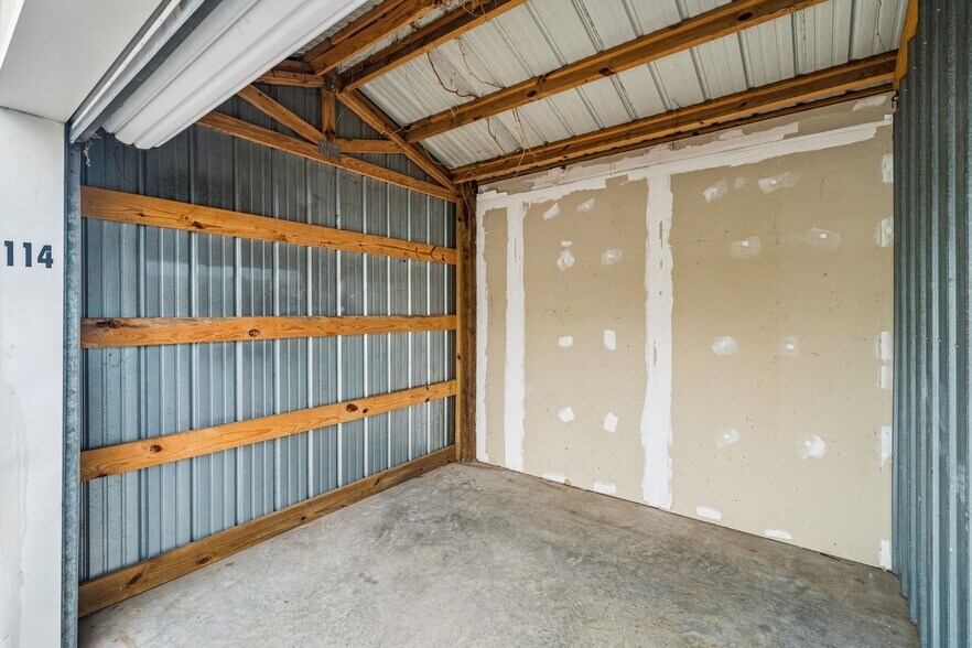 More Photos Of 1719 Signal Point Rd, Charleston Self Storage For Sale