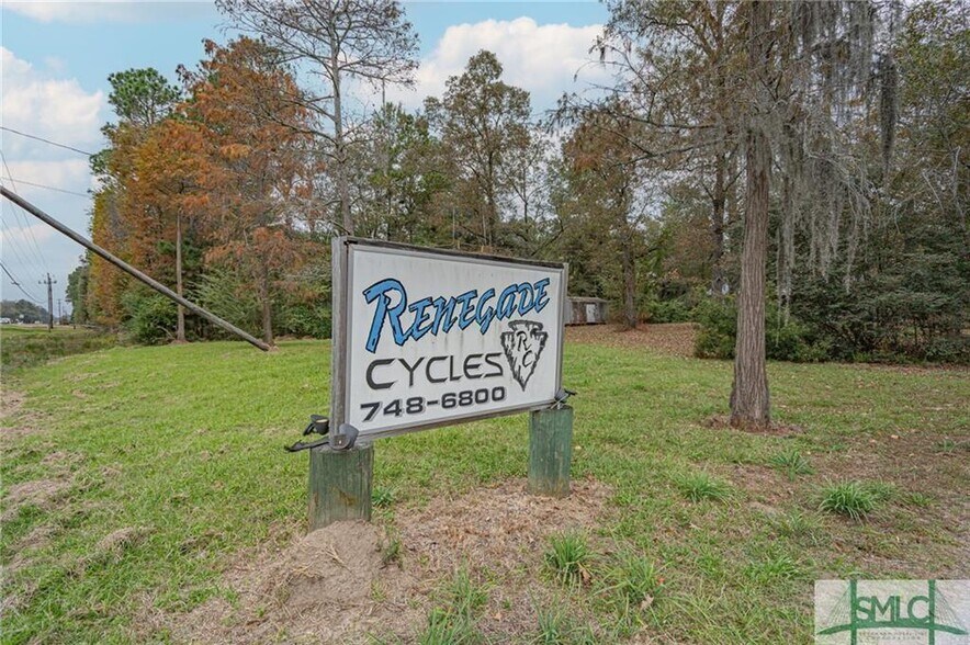 More Photos Of 895 W Highway 80, Eden General Retail For Sale