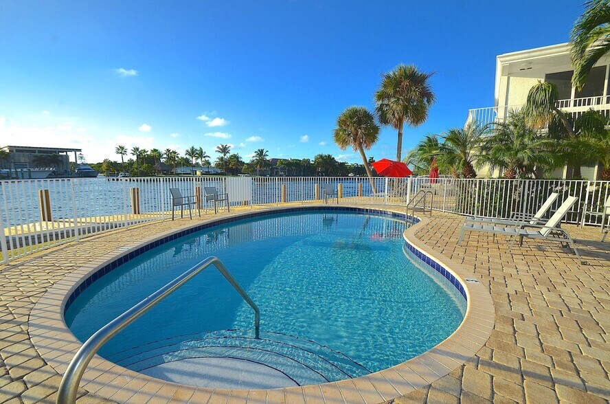More Photos Of 1705 N Riverside Dr, Pompano Beach Apartments For Sale