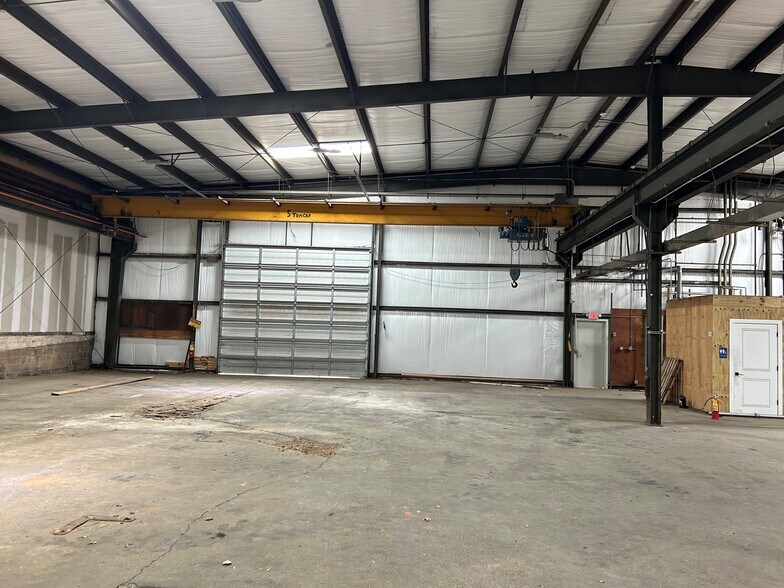 More Photos Of 25 S Beulah St, Winder Manufacturing For Lease