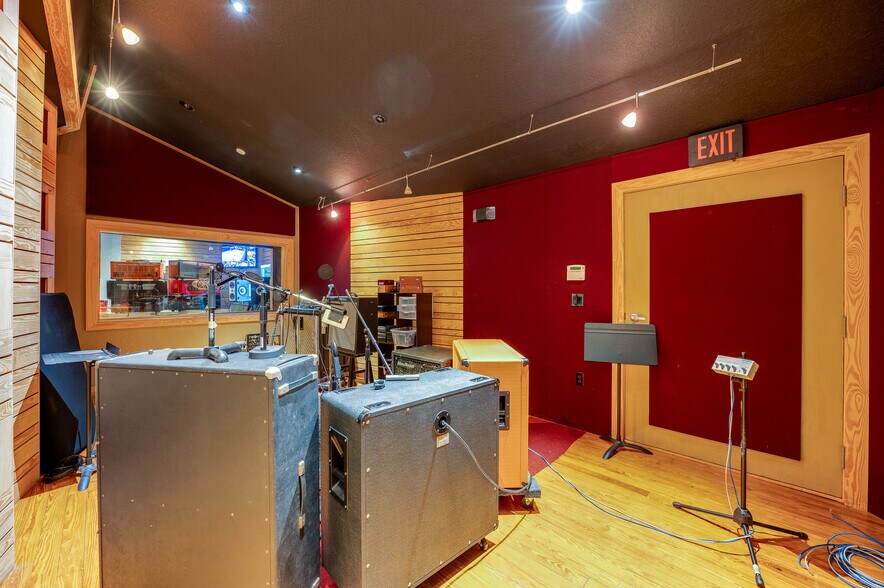 More Photos Of 2250 N Volusia Ave, Orange City Specialty For Lease