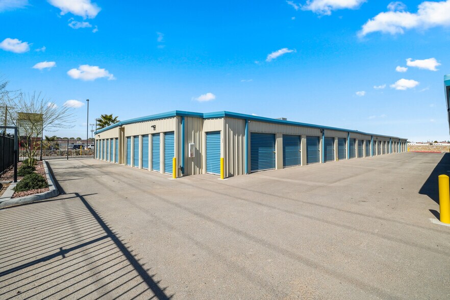 More Photos Of 14150 Pebble Hills Blvd, El Paso Self Storage For Sale