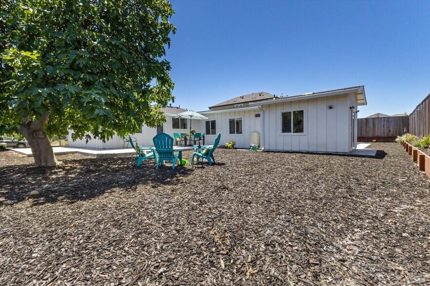 More Photos Of 2113 Dennis Ln, Santa Rosa Multifamily For Sale