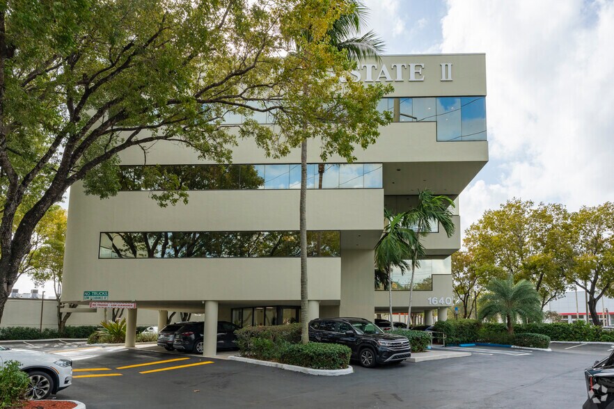 More Photos Of 1640 W Oakland Park Blvd, Fort Lauderdale Office For Sale