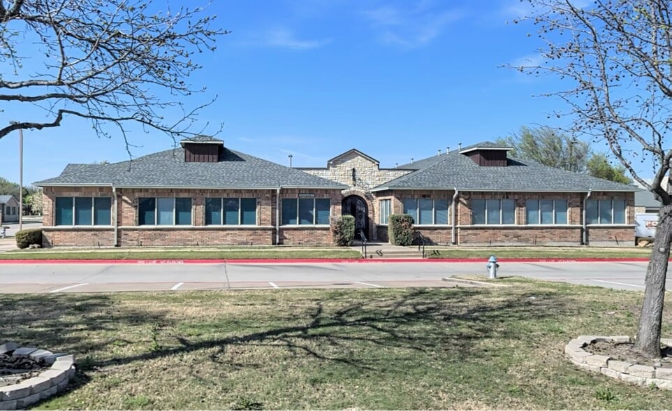 Primary Photo Of 4601 Old Shepard Pl, Plano Medical For Sale