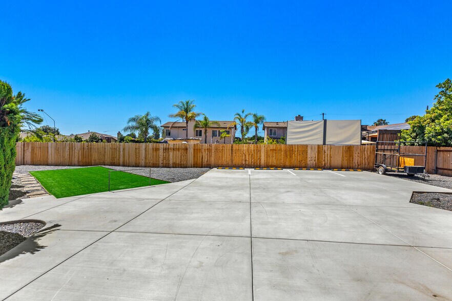 More Photos Of 5590 Shasta Ln, La Mesa Apartments For Sale