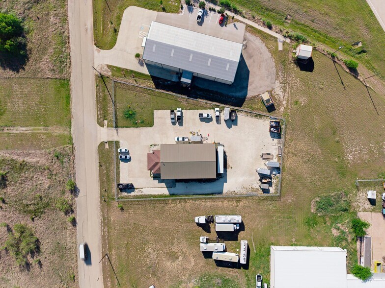 More Photos Of 334 Goodway Dr, Belton Warehouse For Sale