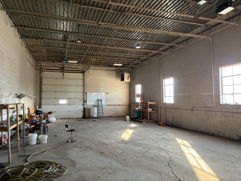 More Photos Of 1285 Aurora Avenue Ln, Aurora Warehouse For Lease