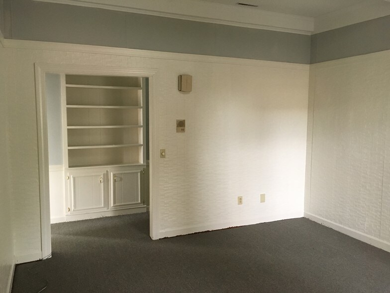 More Photos Of 635 E Bay St, Charleston Office Residential For Lease