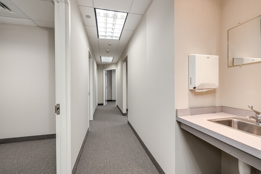 More Photos Of 12455 Ridgedale Dr, Minnetonka Office For Lease