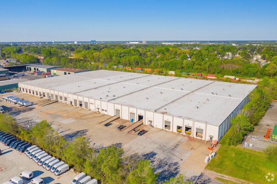 More Photos Of 1960 Diamond Hill Rd, Chesapeake Distribution For Lease
