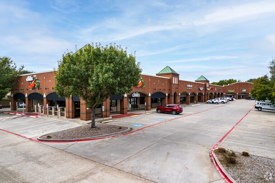 More Photos Of 1901 Long Prairie Rd, Flower Mound Unknown For Lease