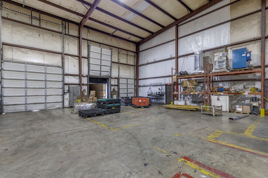 More Photos Of 122 McDougall Ct, Greenville Warehouse For Lease