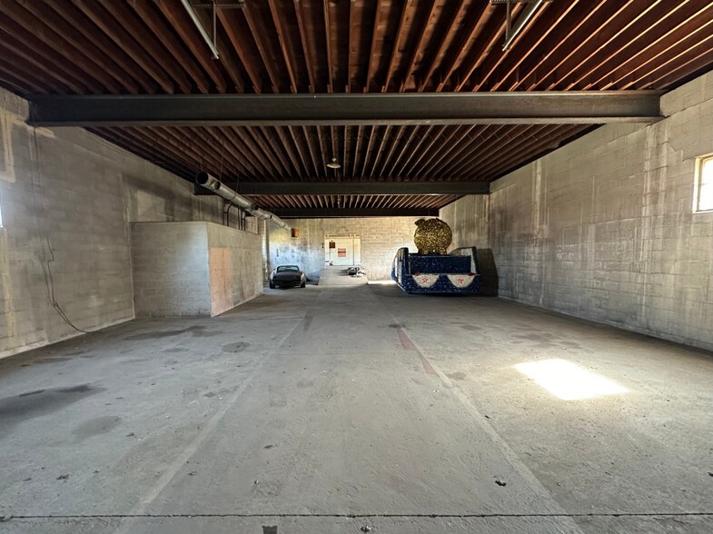 More Photos Of 57582 N Main St, Three Rivers Flex For Lease