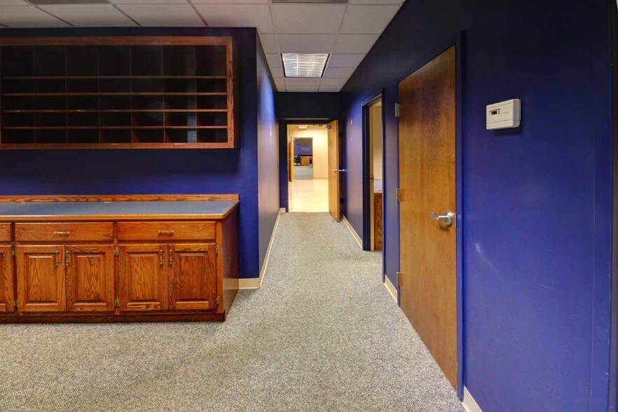 More Photos Of 2251 Jesse Jewell Pky, Gainesville Office For Sale