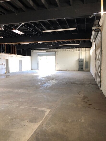 More Photos Of 9625 Rudicill St, Riverside Warehouse For Lease