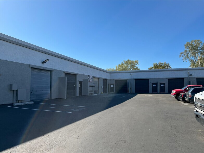 More Photos Of 3721 W Cambridge Ave, Phoenix Warehouse For Lease