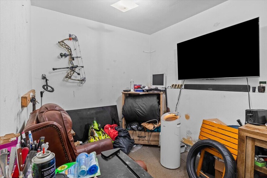 More Photos Of 13780 S Macksburg Rd, Molalla Service For Sale