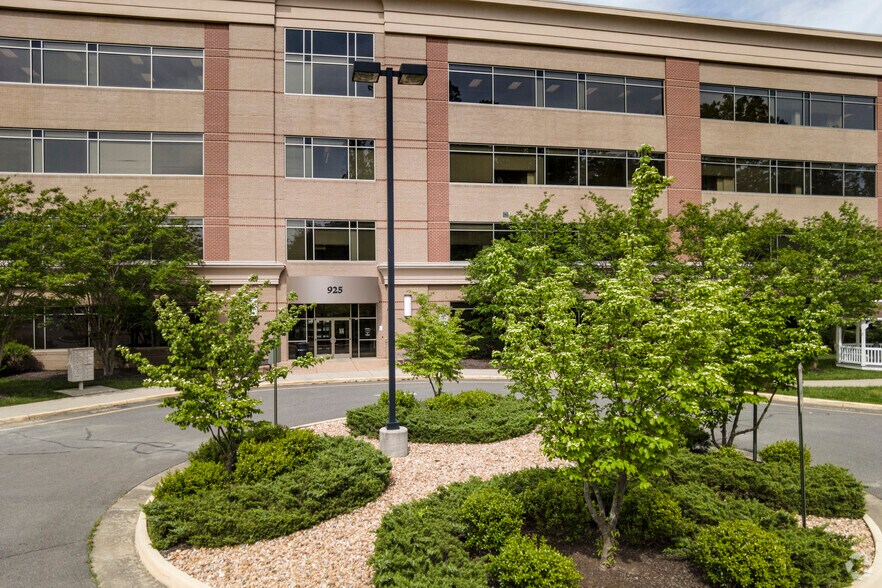 More Photos Of 925 Corporate Dr, Stafford Unknown For Sale
