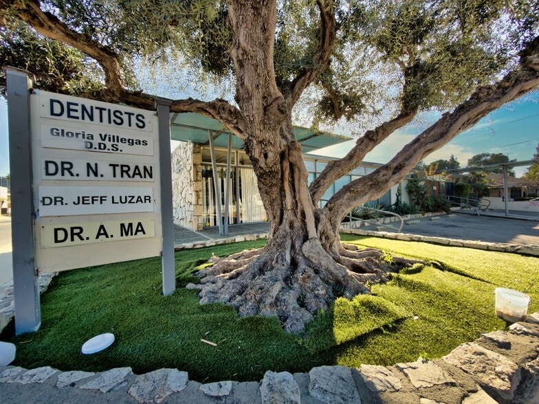 More Photos Of 1126 N Flower St, Santa Ana Medical For Sale