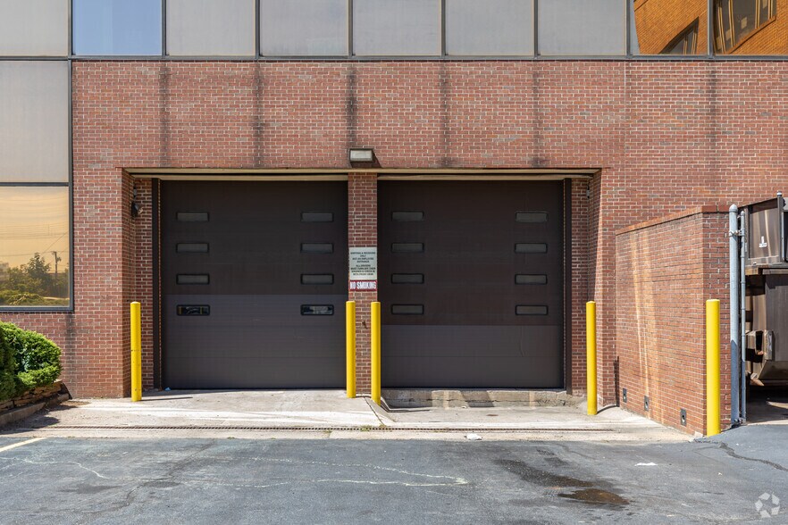 More Photos Of 375 McCarter Hwy, Newark Office For Lease