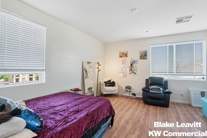 More Photos Of , Las Vegas Multifamily For Sale
