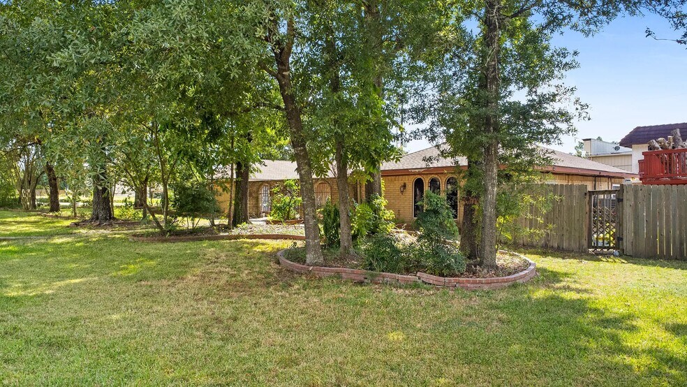 More Photos Of 186 Spring Pines Dr, Spring General Retail For Sale