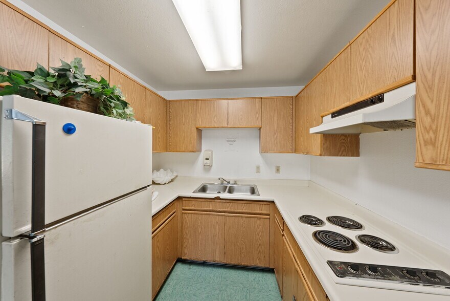 More Photos Of 3105 NW O. B. Riley Rd, Bend Hotel For Sale