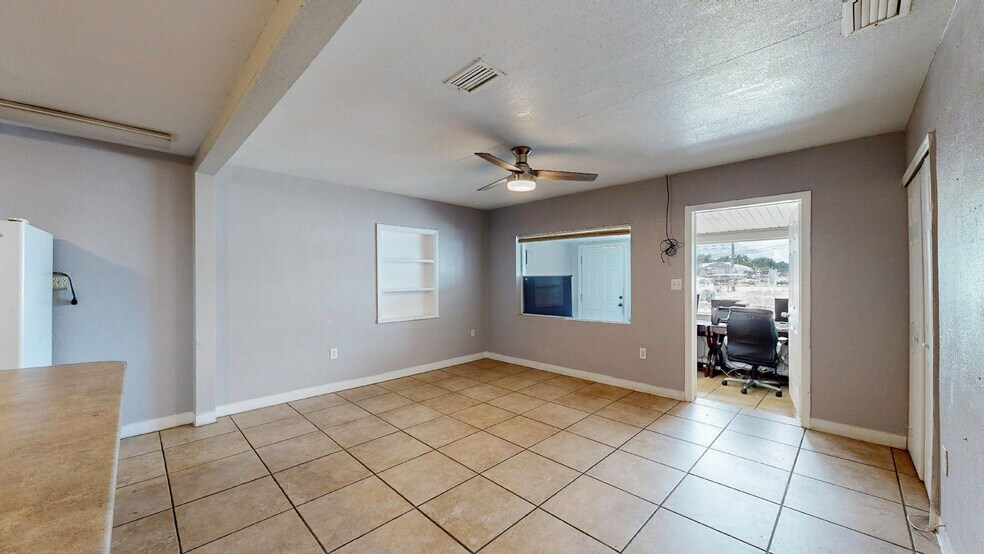 More Photos Of 1918 Aurora Rd, Melbourne Auto Dealership For Lease