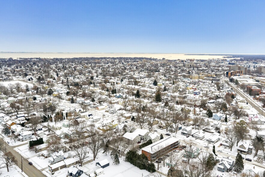 More Photos Of 836 Vine Ave, Oshkosh Apartments For Sale